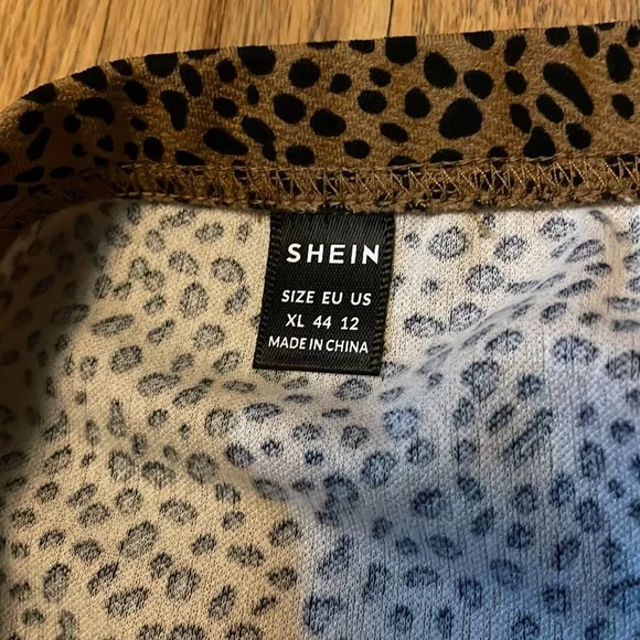 3 FOR 20 Shein animal print mini skirt with slit size XL - Picture 3 of 3